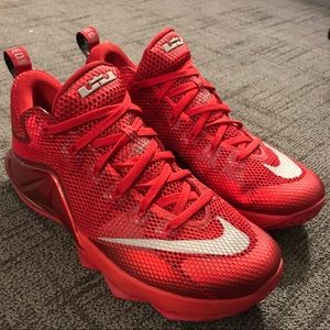 Nike Air LeBron 12 Low Triple Red